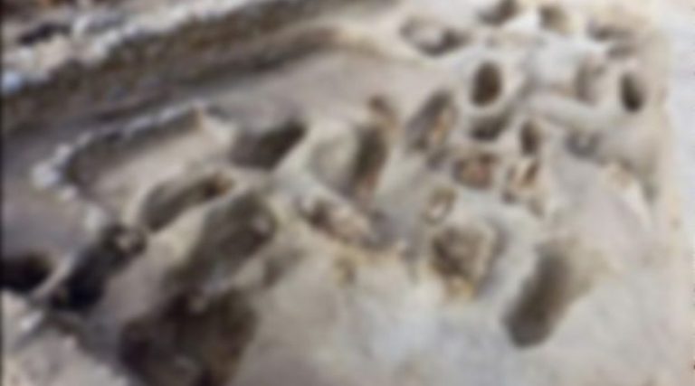 Ahli Arkeologi Temui Lebih 200 Rangka Kanak-Kanak Di Pantai Peru, Dakwa