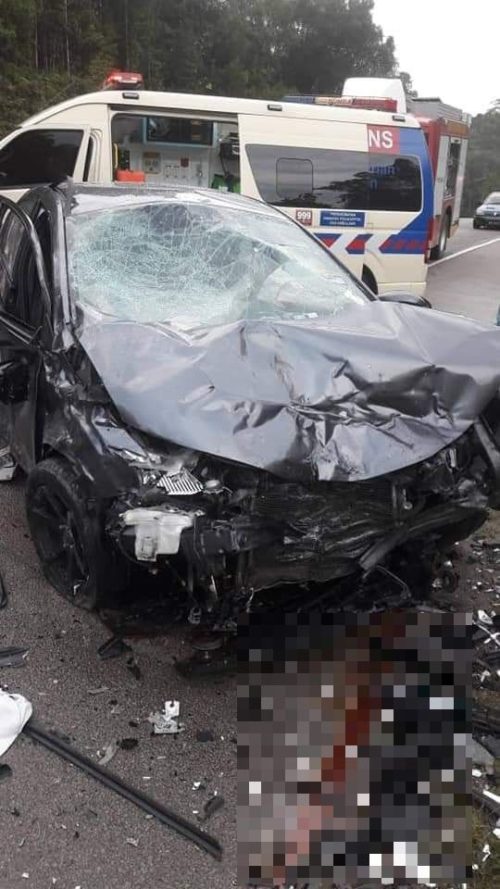 kereta dinaiki mangsa remuk