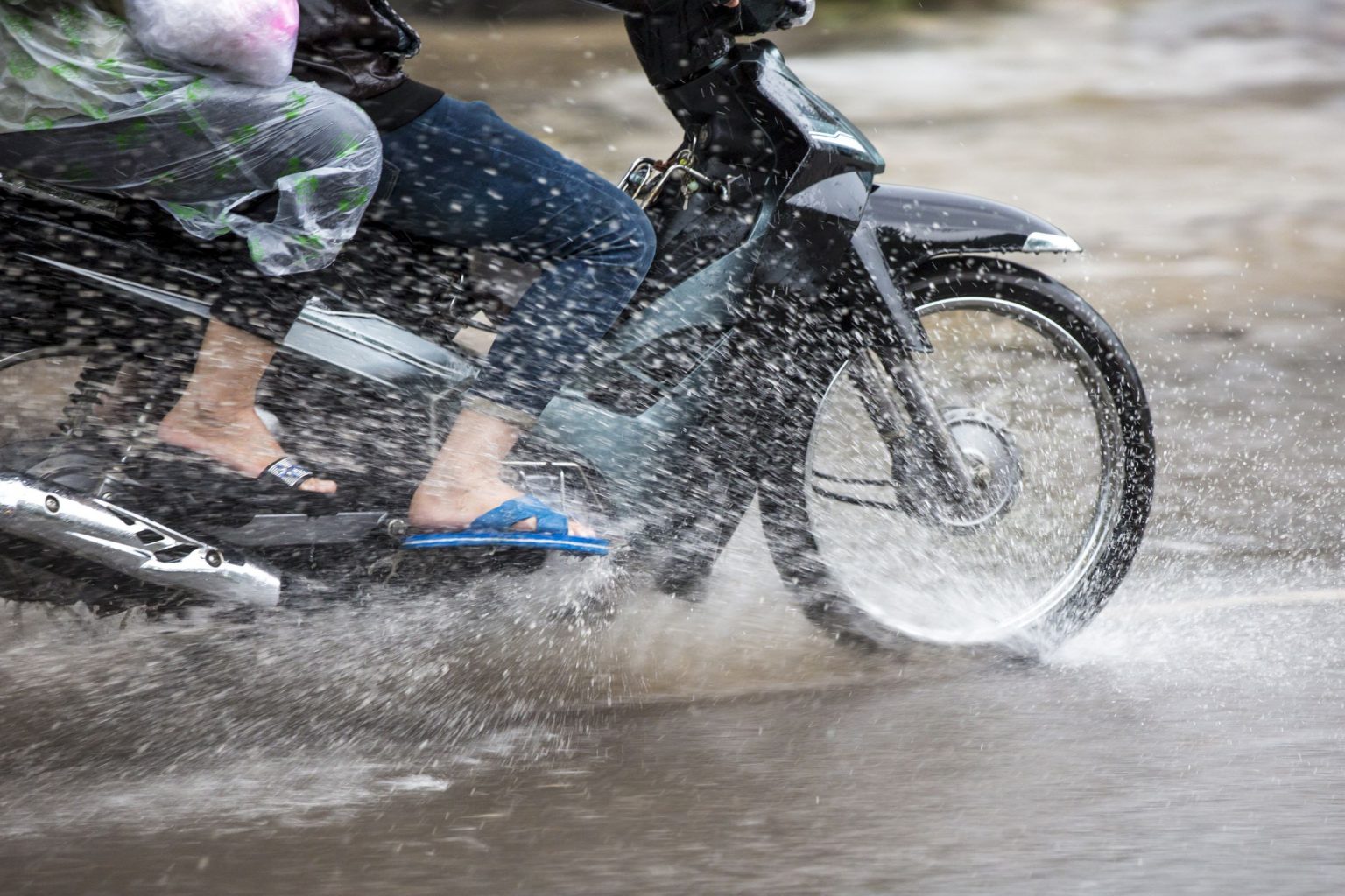 Tips Penjagaan Motosikal Musim Hujan: Pastikan MOTOR Anda Selamat dan Lancar!