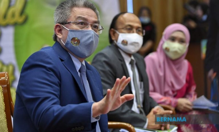 Malaysia Tidak Terburu-Buru Beli Vaksin Covid-19 - Adham Baba
