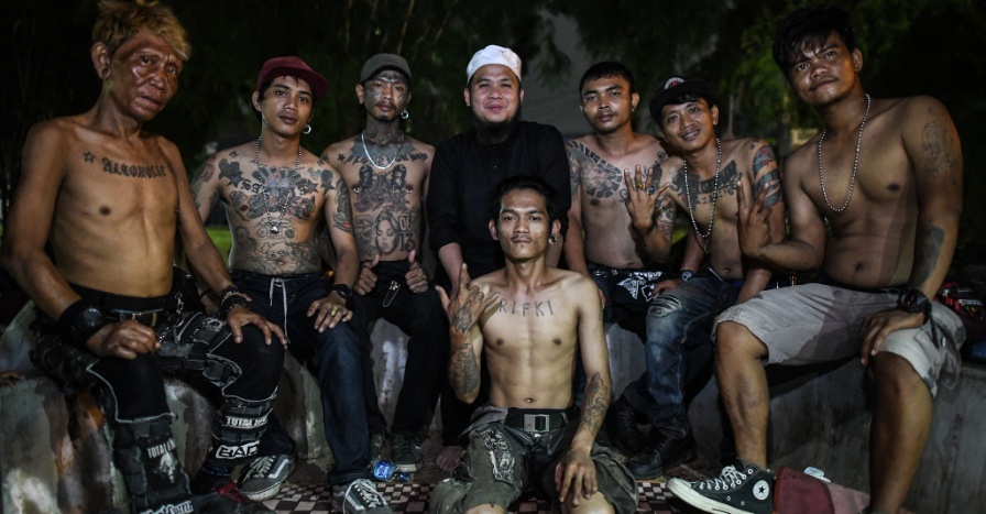 ebit lew menangis jumpa anak punk