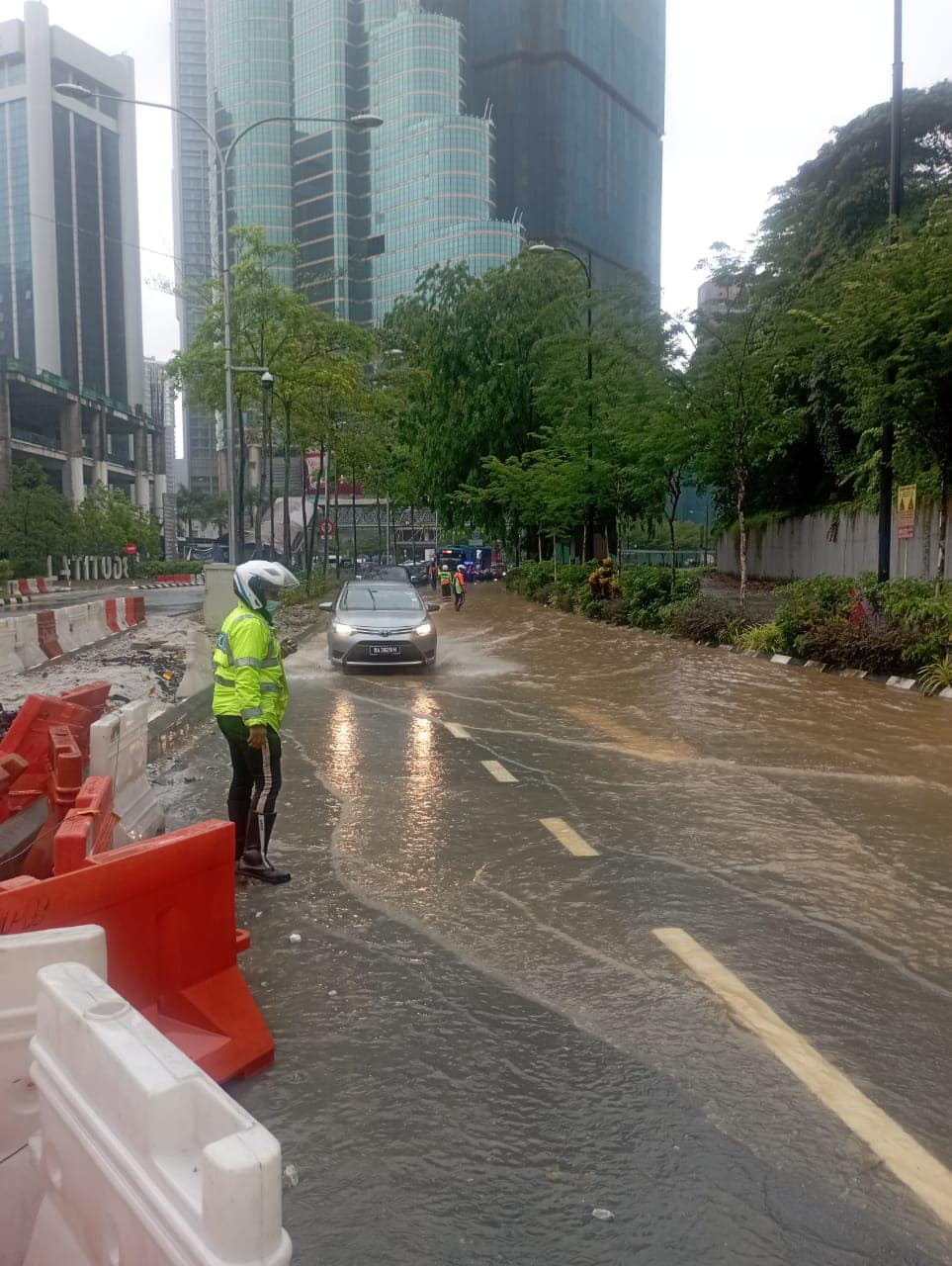 polis tolong dbkl