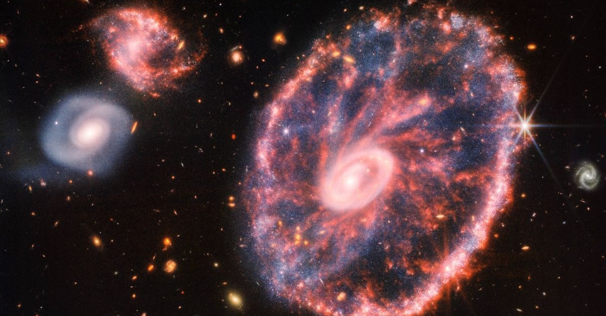 Nasa dedah imej galaksi carthwheel
