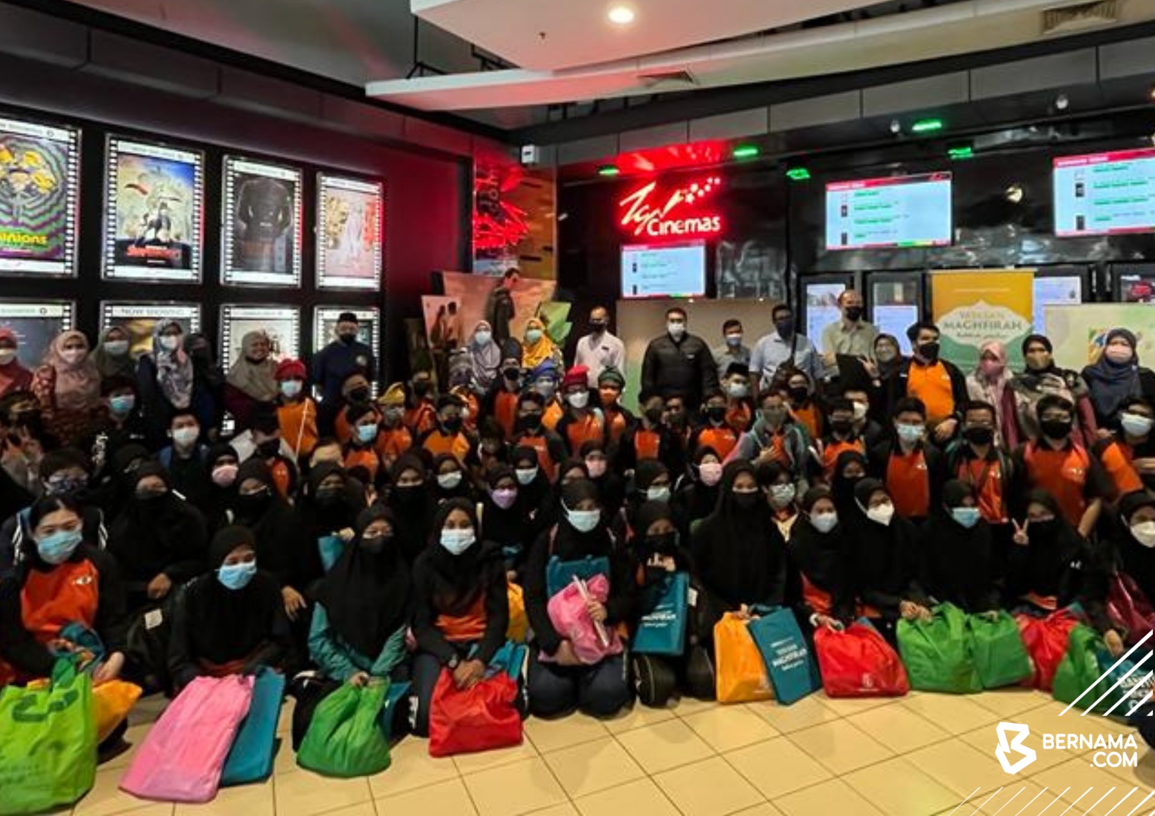 pelajar oku teruja tonton mat kilau