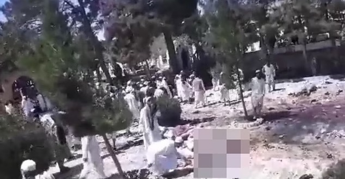 Serangan Bom Ketika Solat Jumaat Di Masjid Afghanistan
