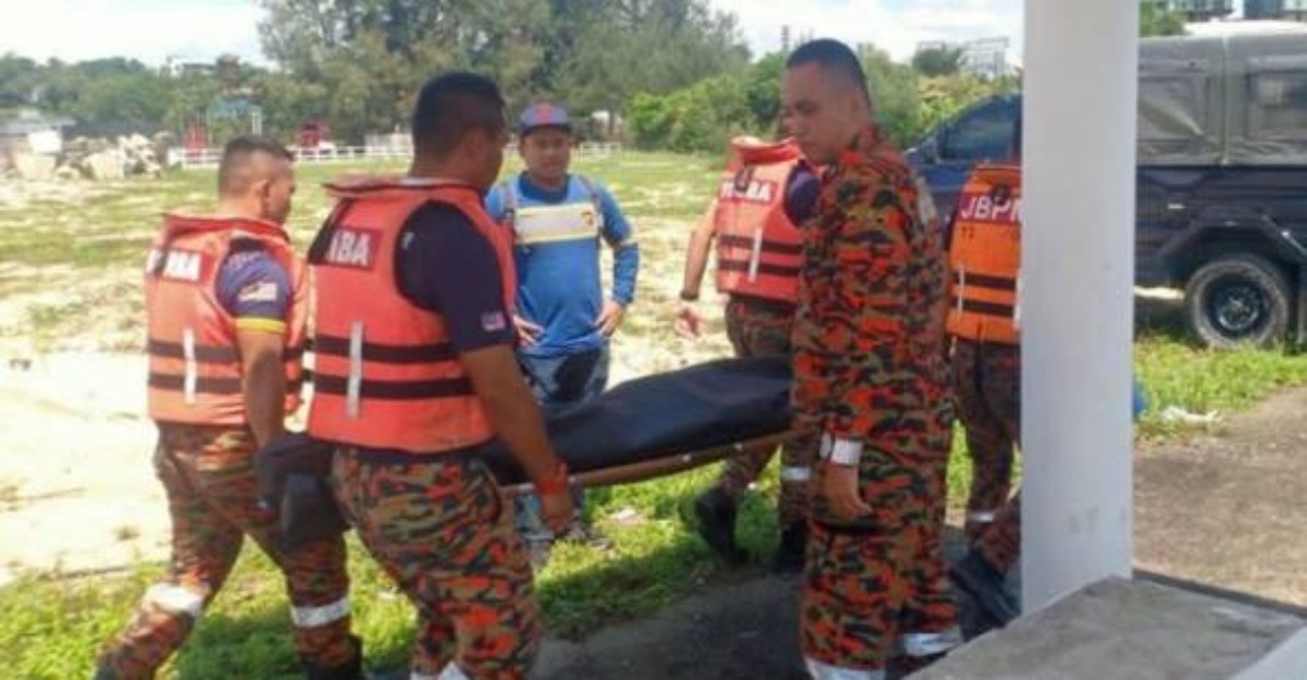 ibu jatuh laut dengan anak