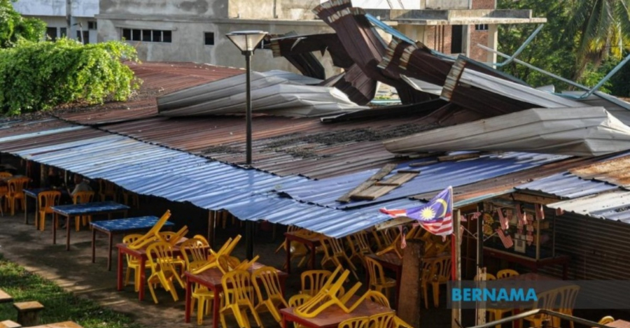 Rumah Dan Kedai Makan Rosak
