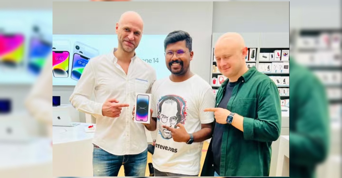 travel india dubai nak jadi pertama beli iphone