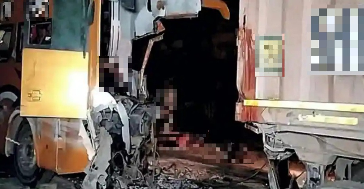 15 Maut 40 Cedera Kemalangan bas