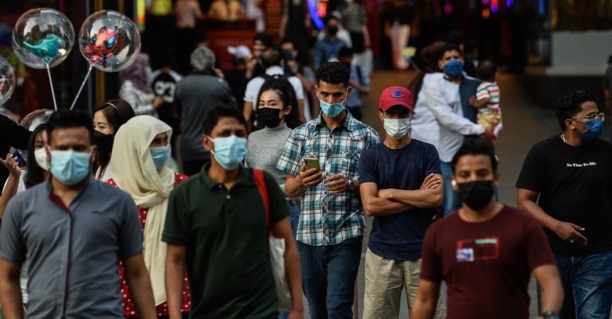 KKM Seru Orang Ramai Mula Pakai Pelitup Muka