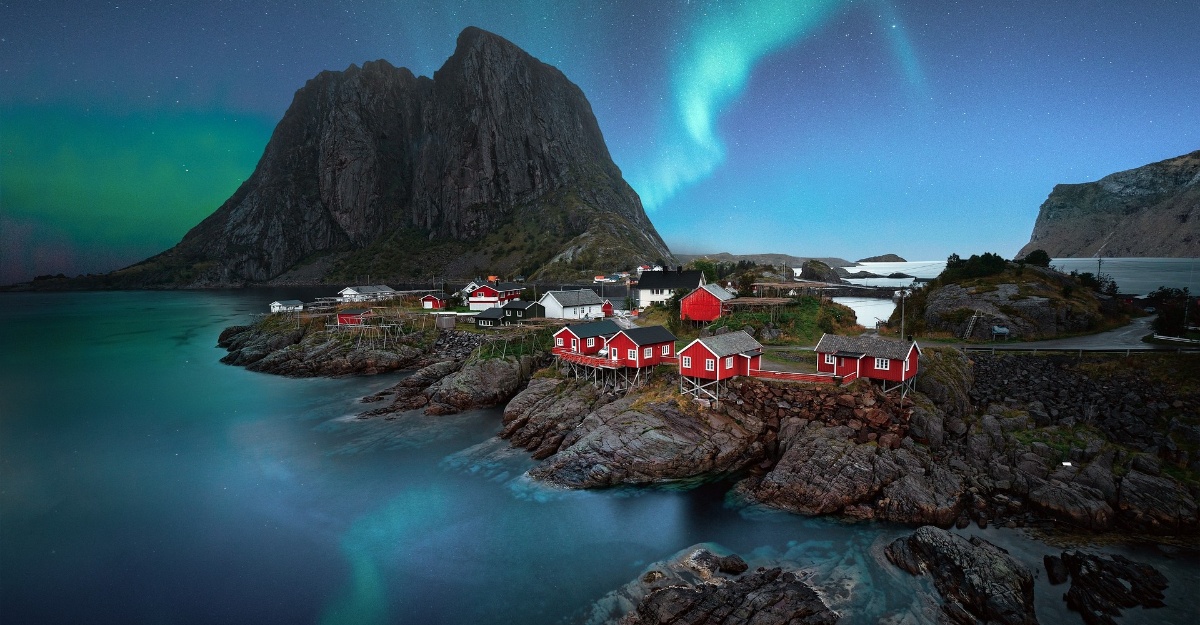 rumah norway warna merah