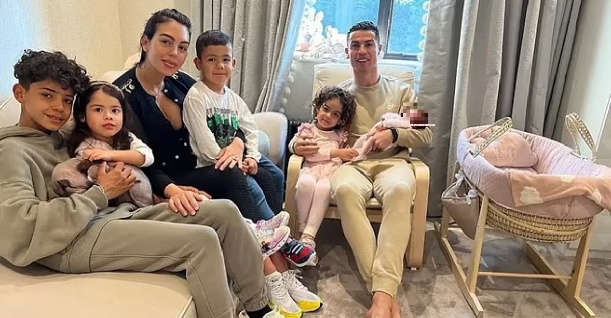 Cristiano Ronaldo Dedah Simpan Abu Anaknya