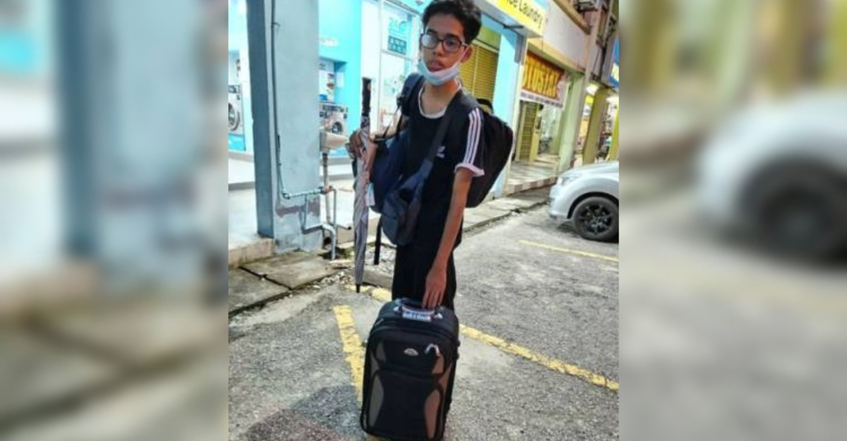 pelajar nekad pulang berjalan kaki