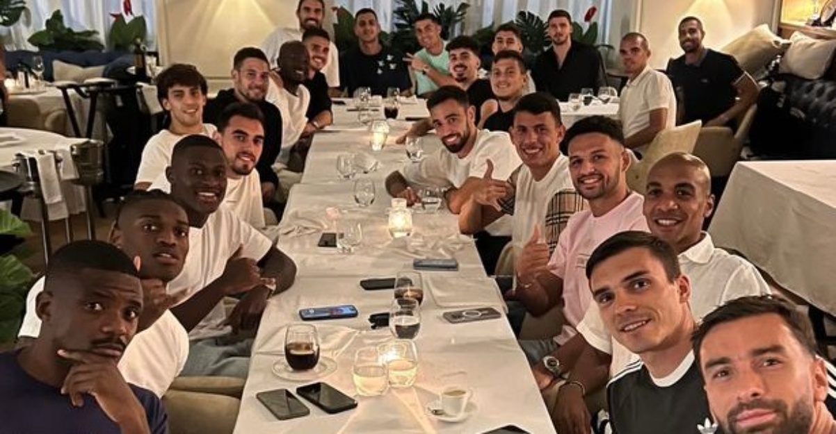 Ronaldo Belanja Skuad Portugal Makan Malam