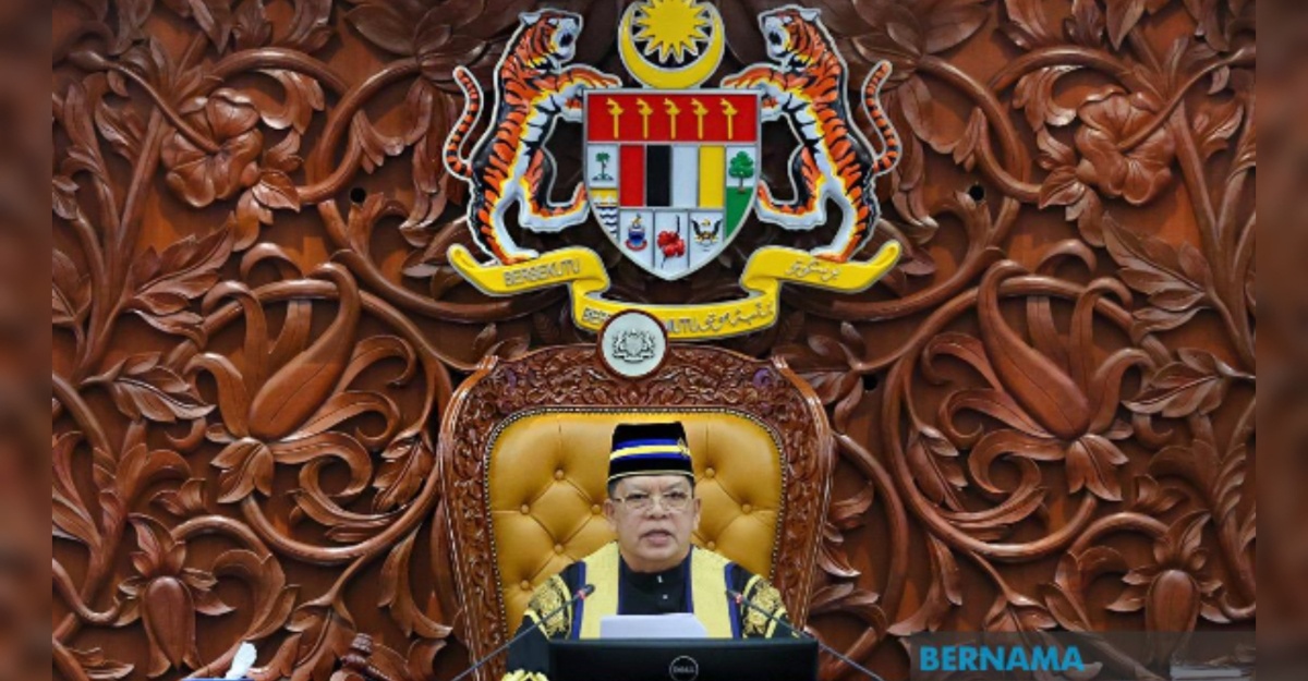 ahli parlimen pakai tali leher