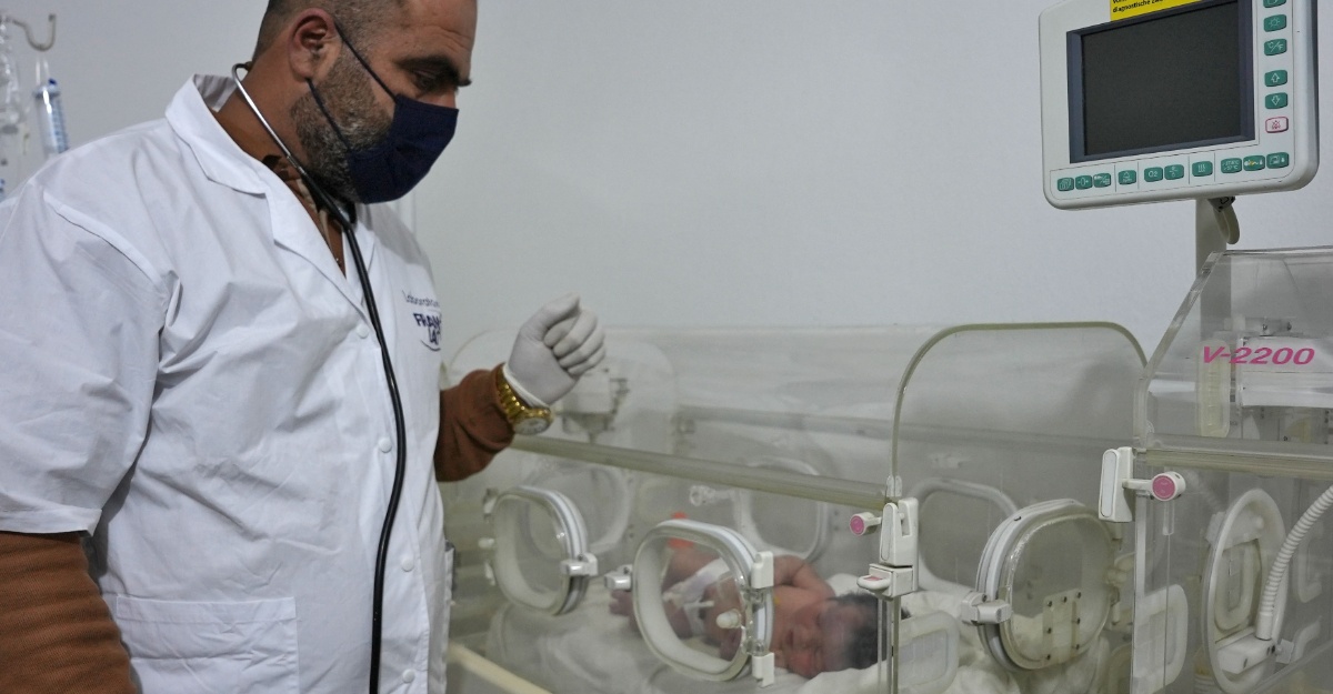 bayi gempa bumi syria runtuhan