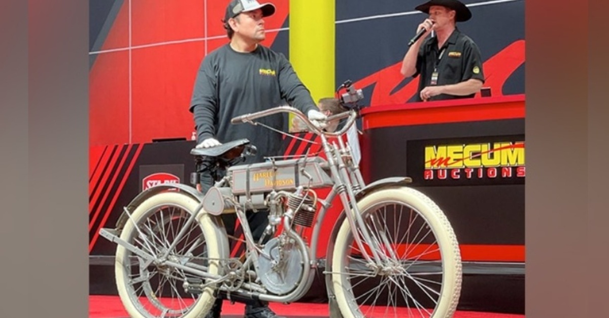 basikal antik harley davidson