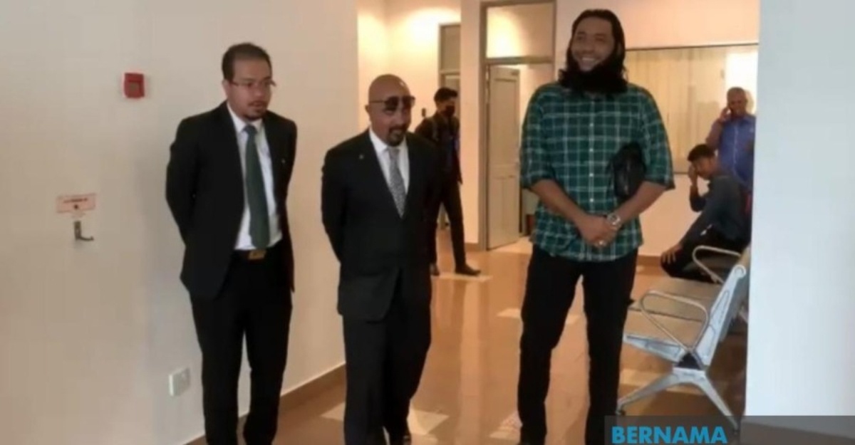 Papagomo diperintah bela diri