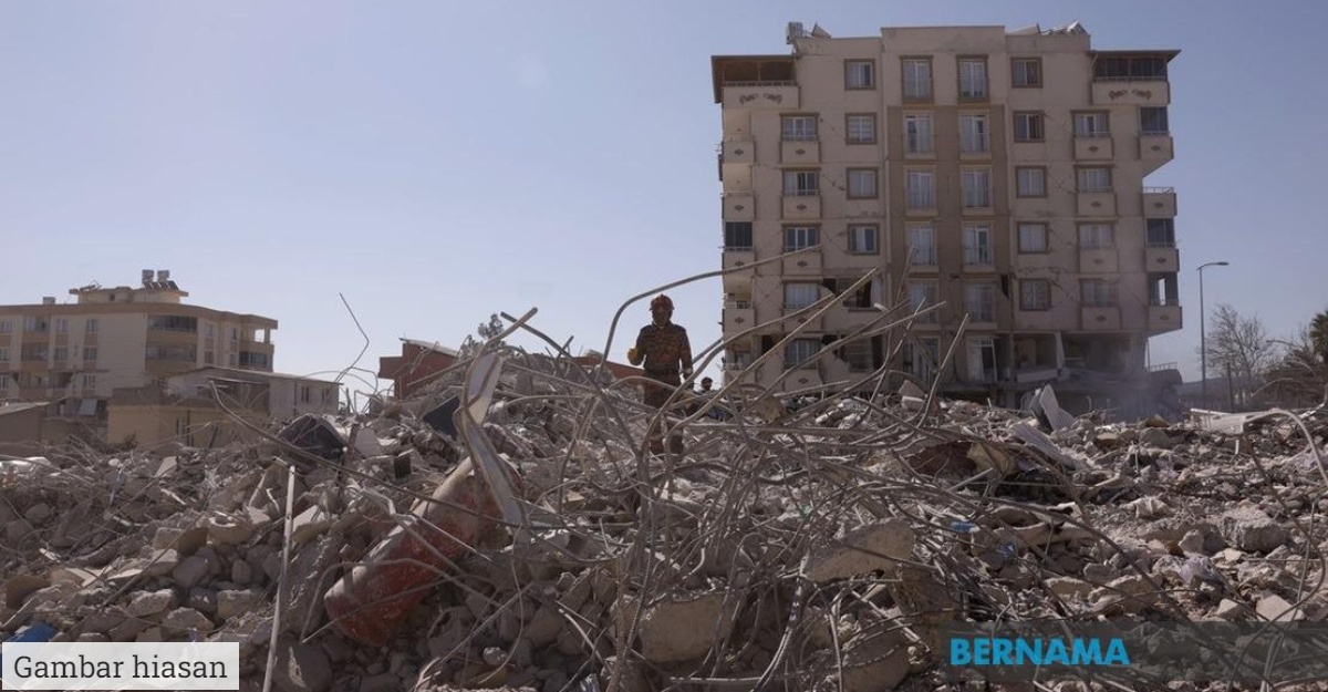 Tabung Gempa Bumi Turkiye Syria