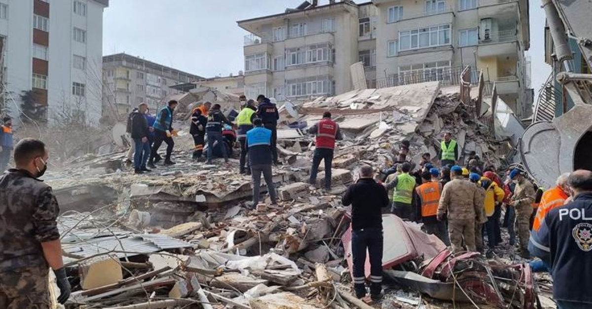 gempa turkiye seorang maut
