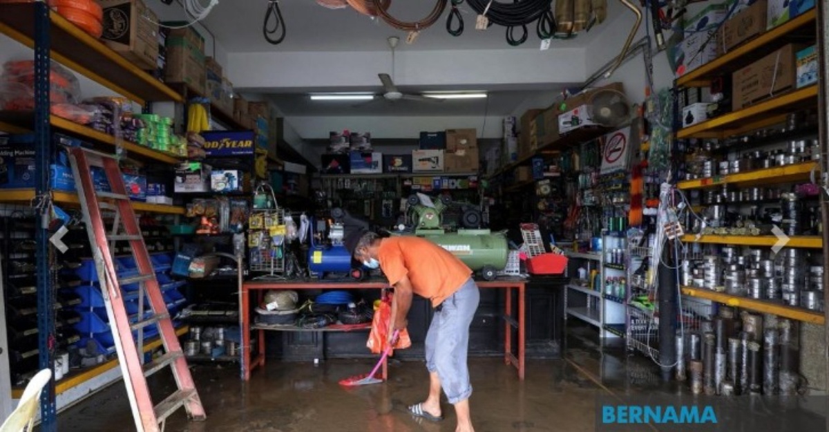pengusaha bengkel rugi banjir