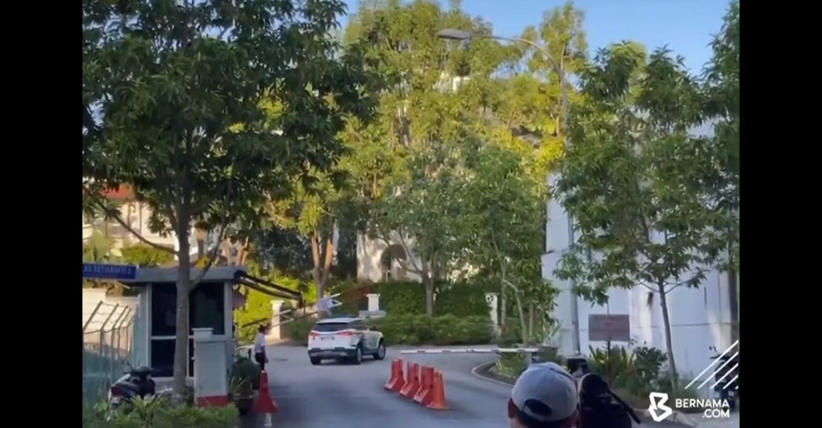 kenderaan polis kediaman muhyiddin