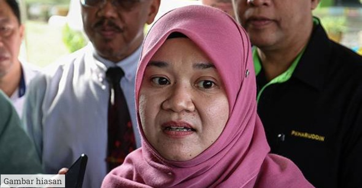 pelajar Baju Sukan Kokurikulum