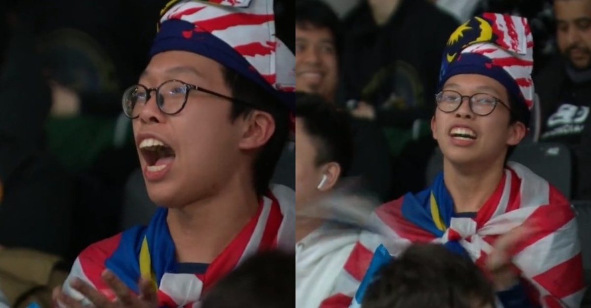 penyokong malaysia bersorak