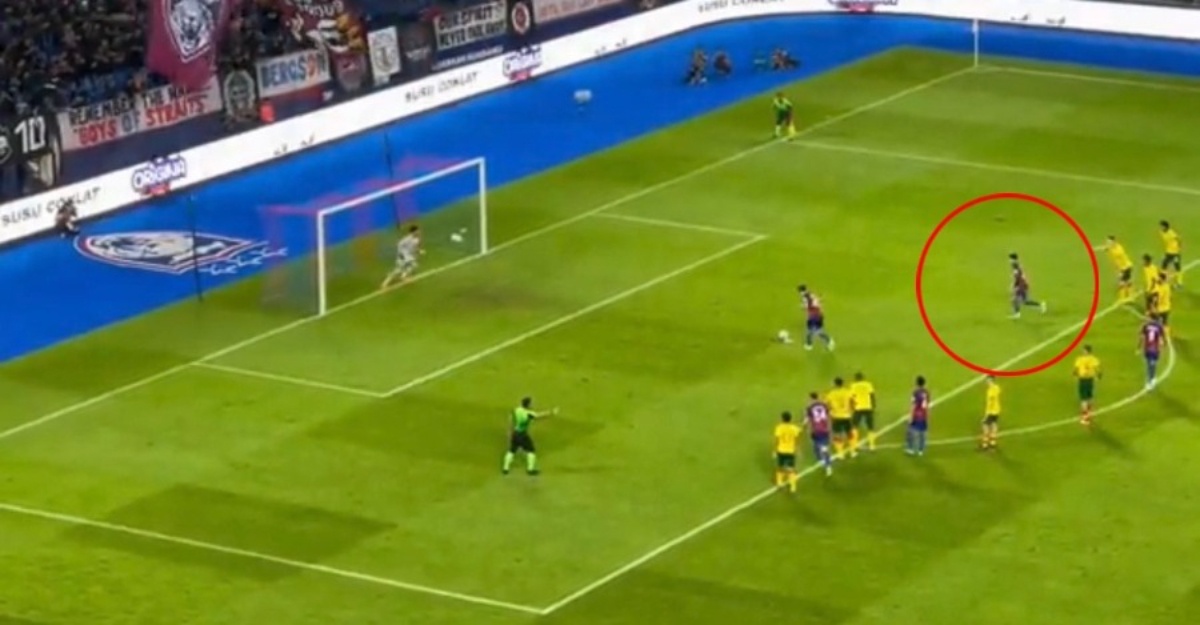 penalti gol arif aiman