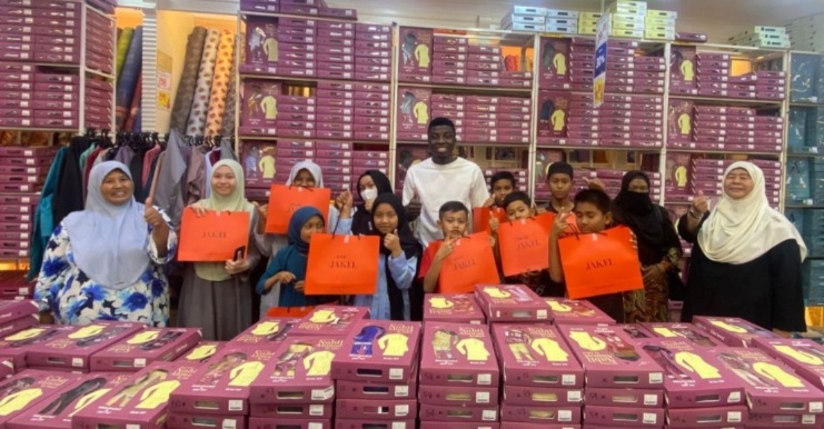 Jordan Mintah Anak Yatim