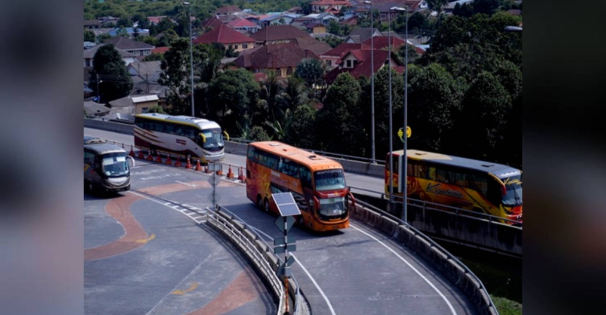 JPj menyamar pemandu bas