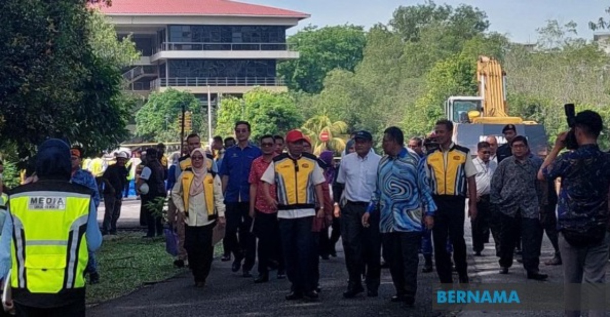 tanah runtuh kerajaan