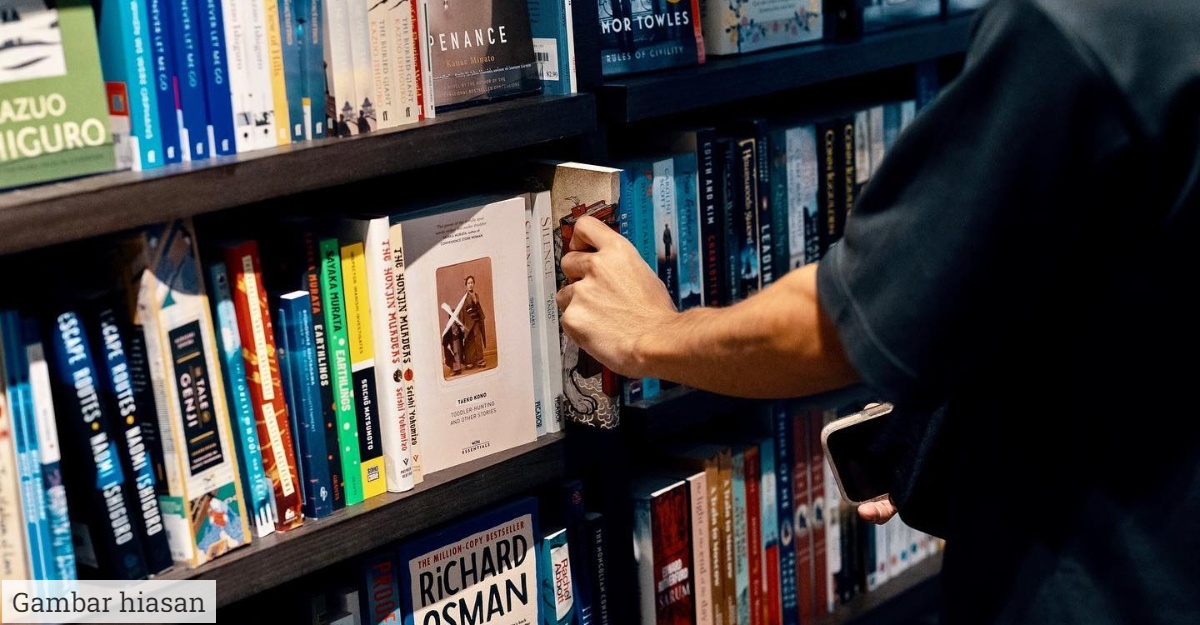Kesal Dengan Sifat Pengunjung, Tsutaya Books Terpaksa Letak Buku Dalam Pembalut Plastik