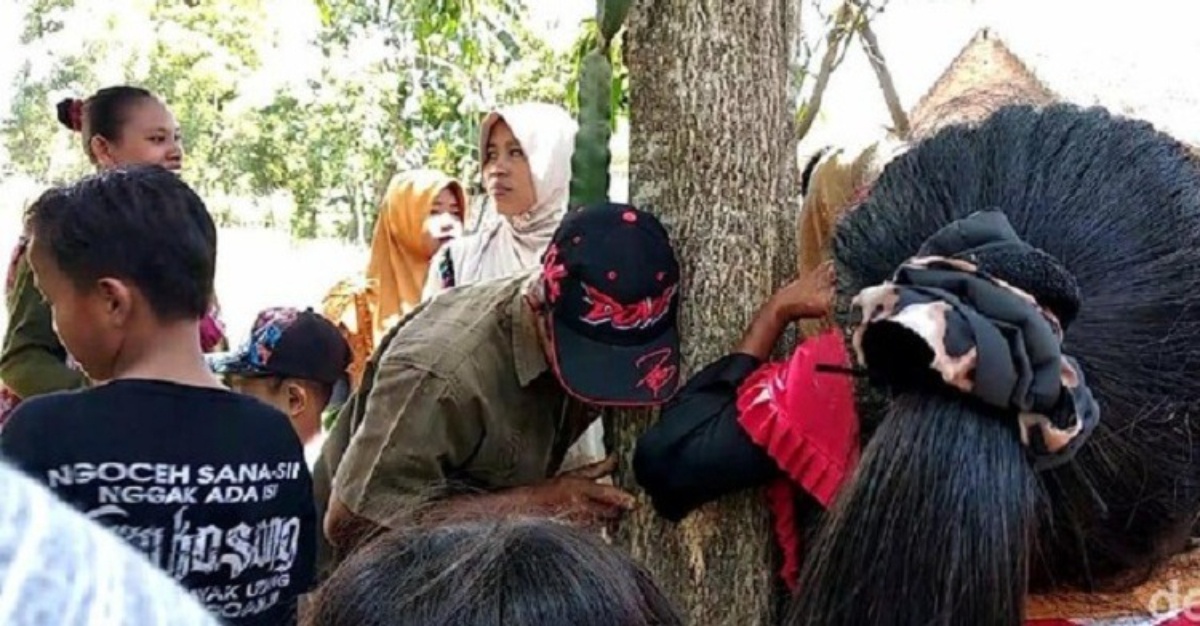 pokok tangisan perempuan jawa timur