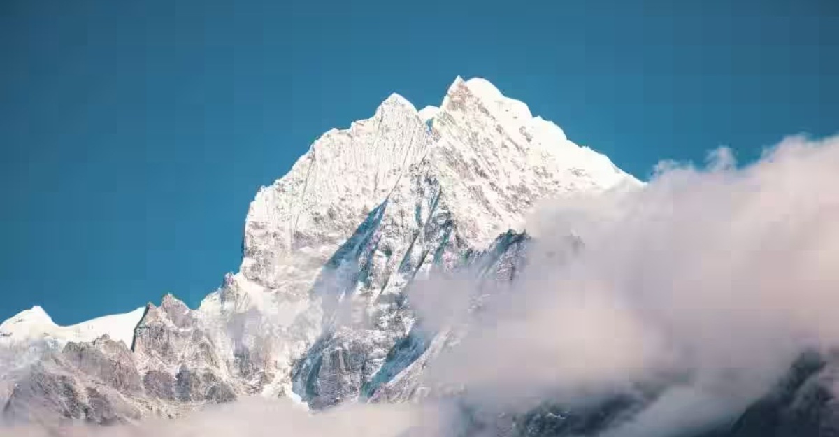 Gunung 4 kali ganda lebih besar dari gunung everest
