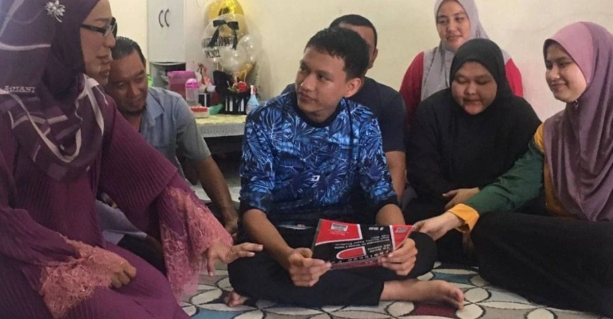 Pelajar cemerlang SPM 10 tawaran