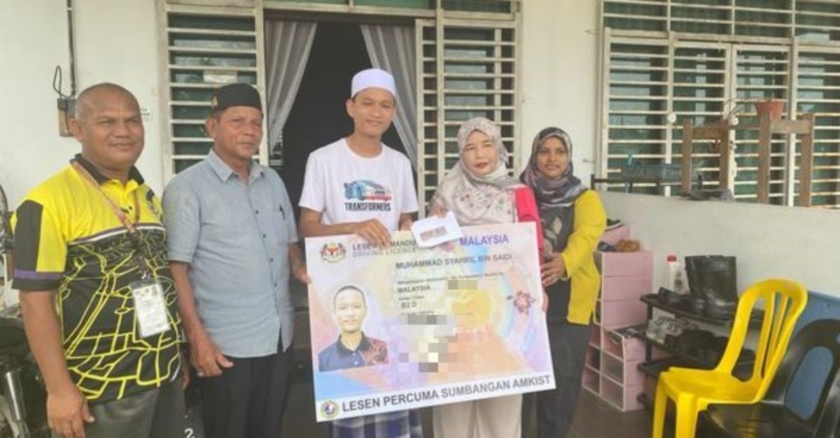 Pelajar spm lesen motor kereta