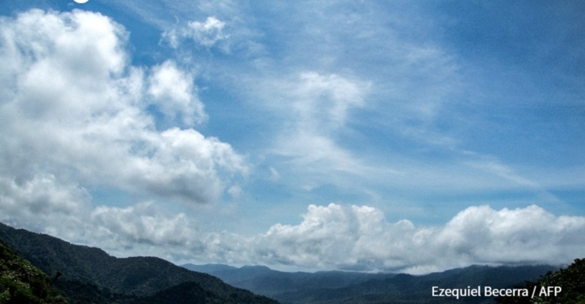 sebab langit berwarna biru