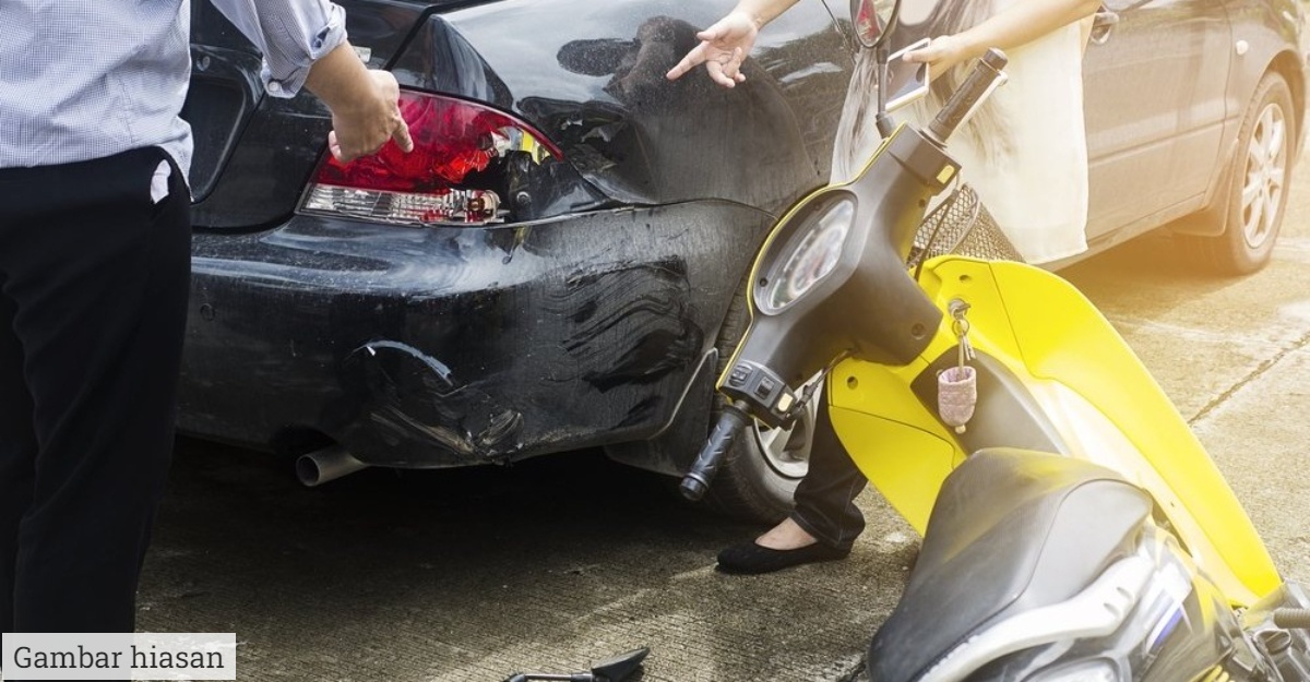 repot polis langgar lari motosikal