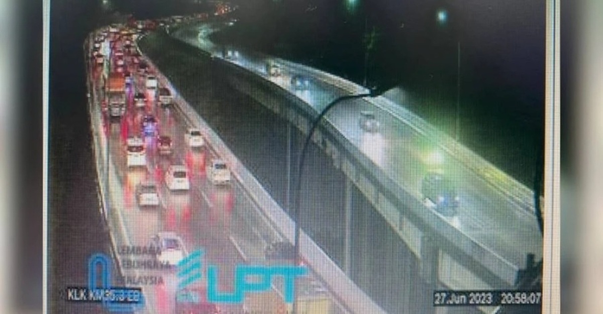 Trafik lebuh raya utama sesak