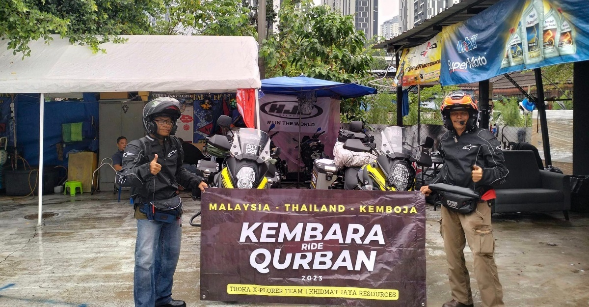 dua beradik tunggang motosikal aidiladha