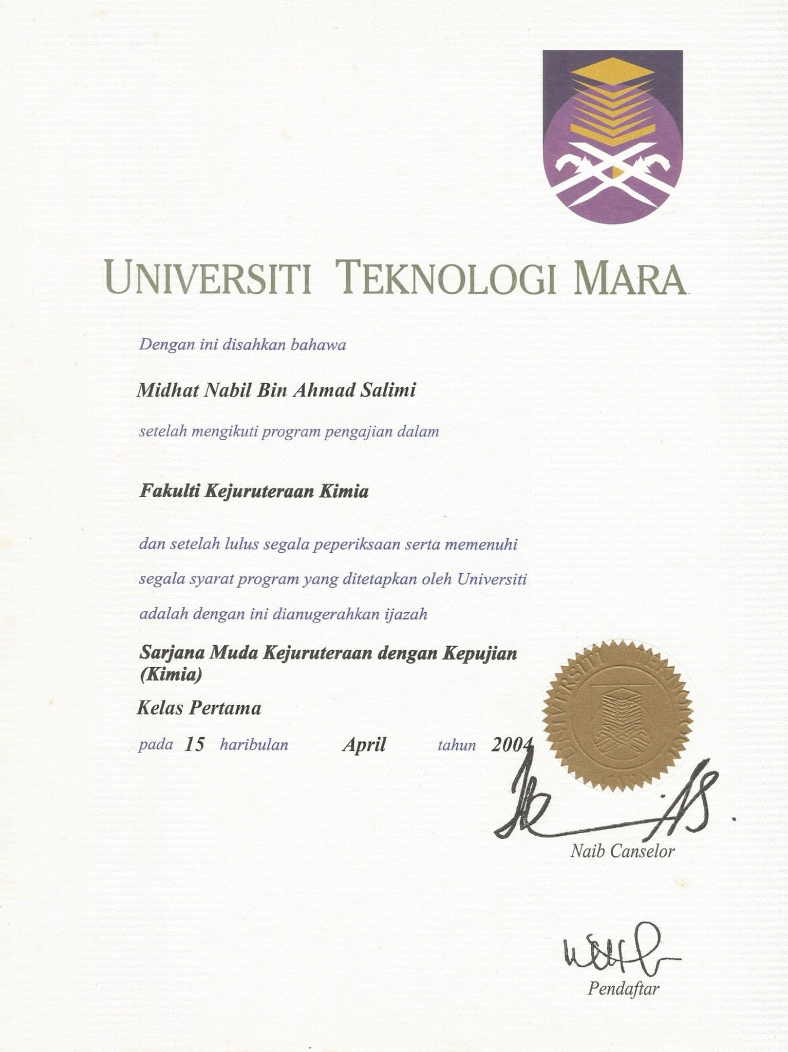 Lelaki bergelar prof madya