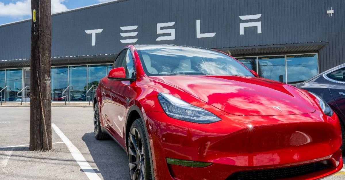 tesla model y tempahan