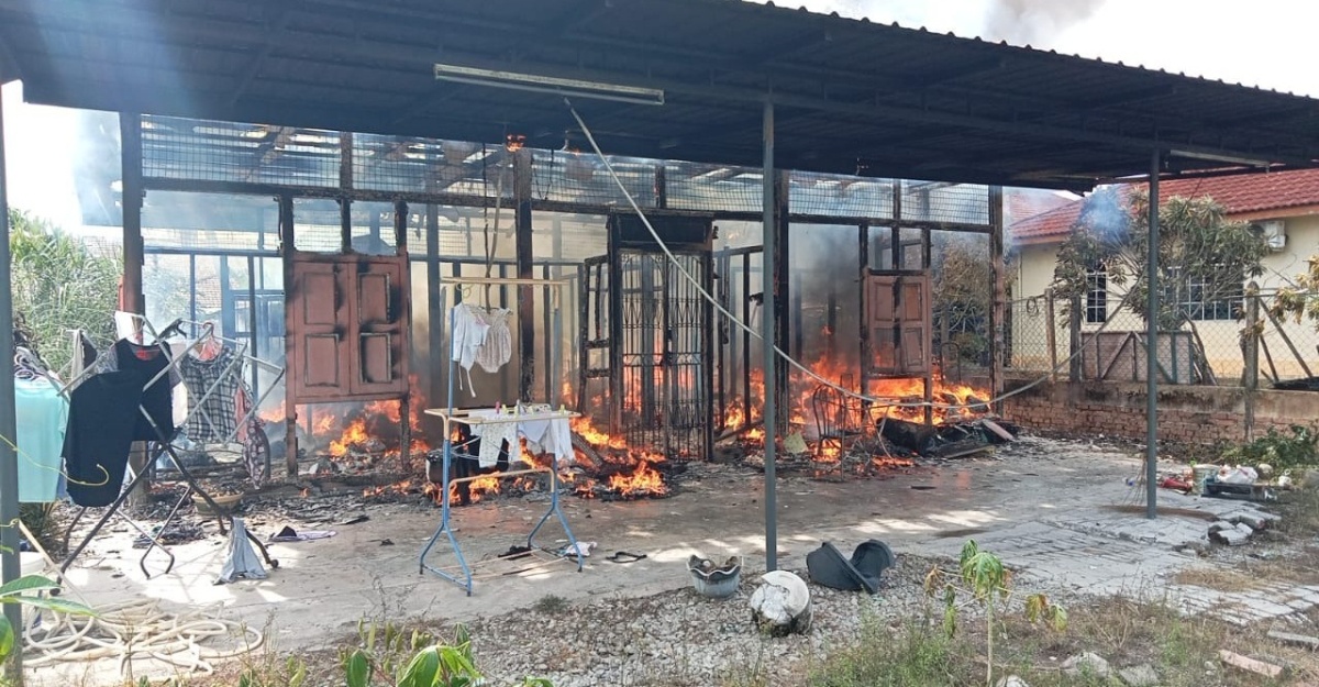 remaja oku rentung kebakaran