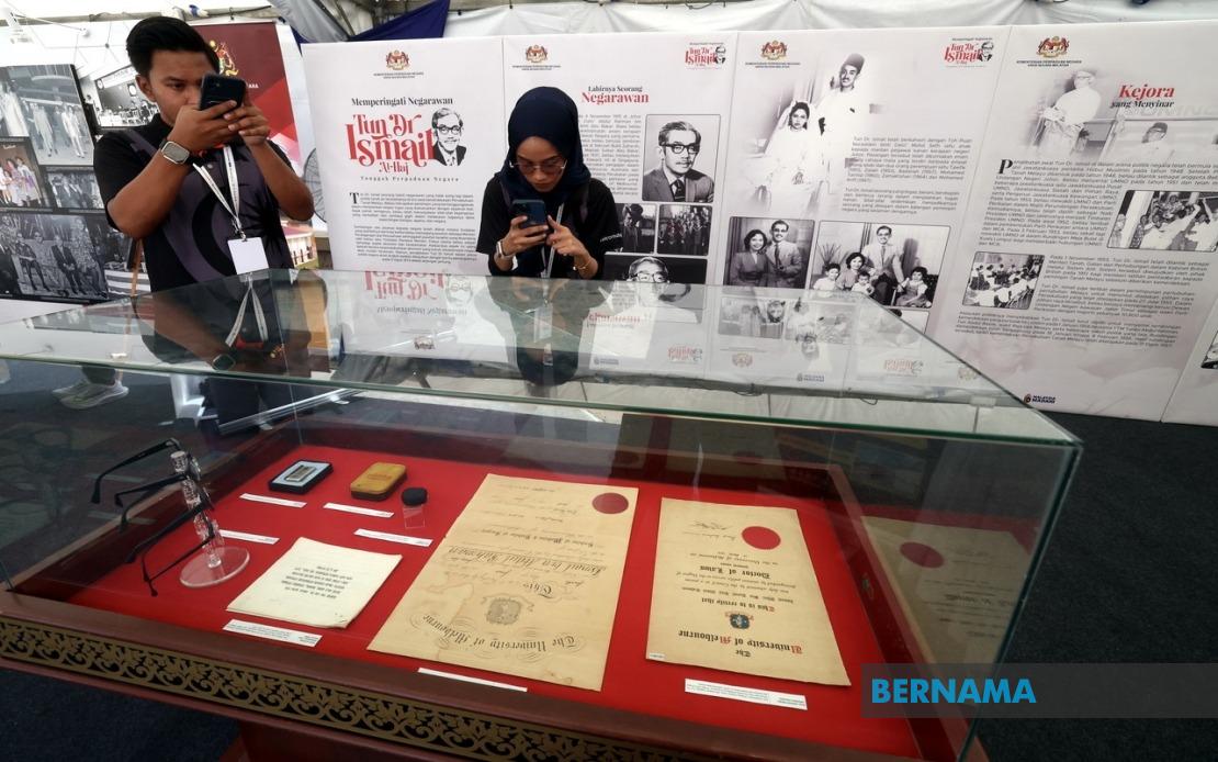 Rakyat Teruja Hadir Majlis Memperingati Tun Dr Ismail, Tanam Rasa Cinta Kepada Negara