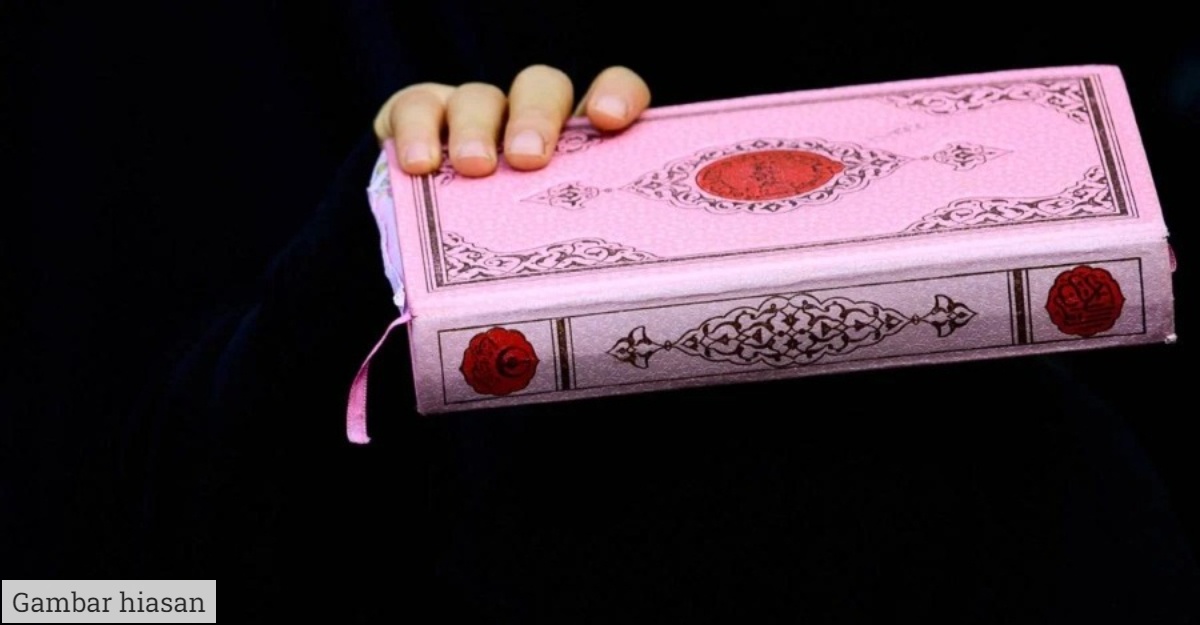 Wanita kelahiran Iran bakar al quran