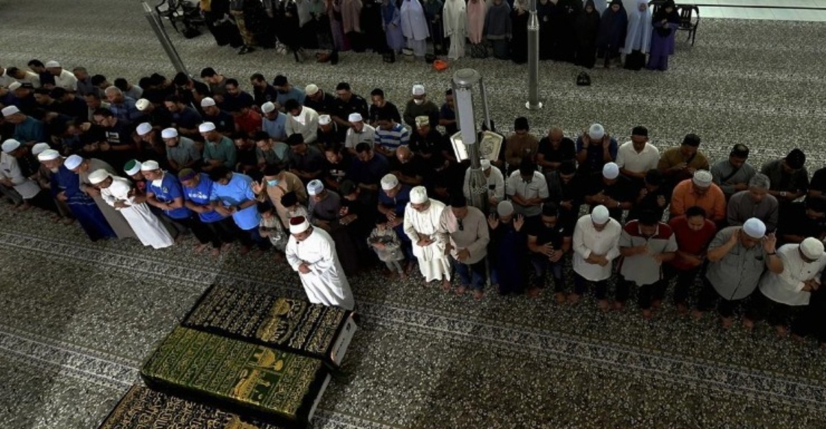 Nahas pesawat sembilan jenazah dikebumi