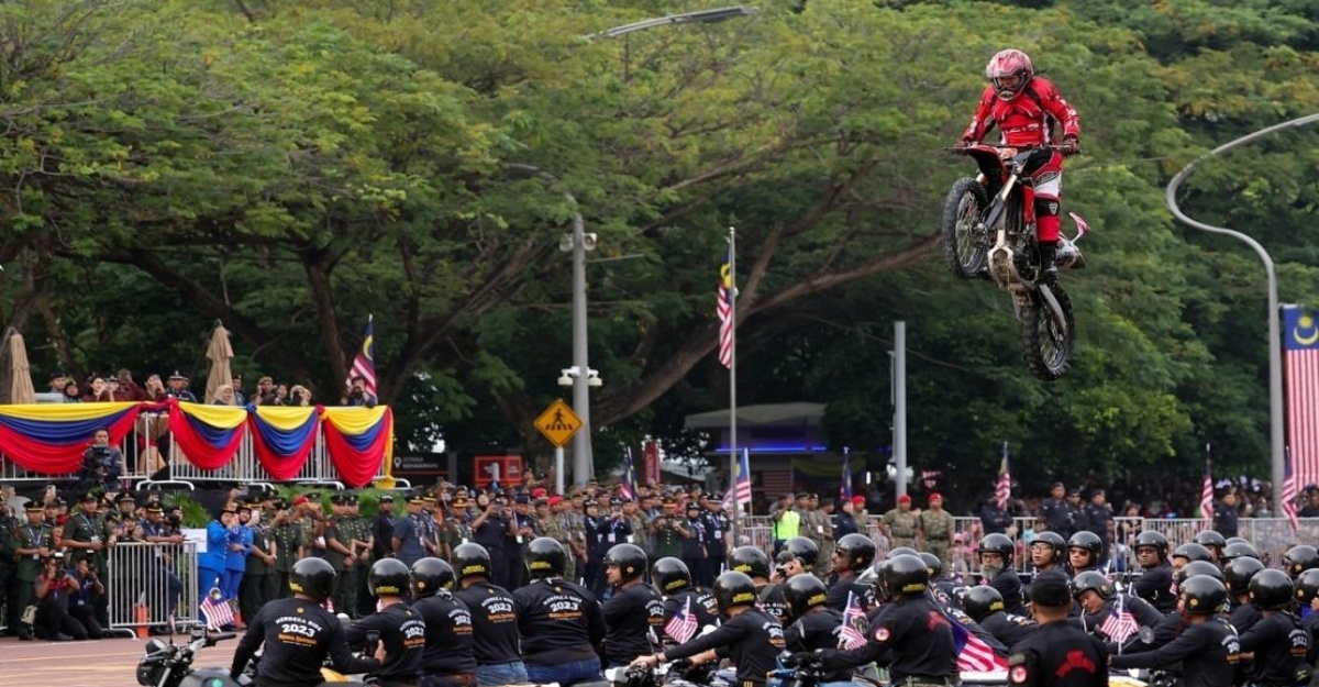 'Birthday Girl' Sarjan Husna Puas, Bangga Jayakan Lompatan Di Hadapan Agong, Permaisuri