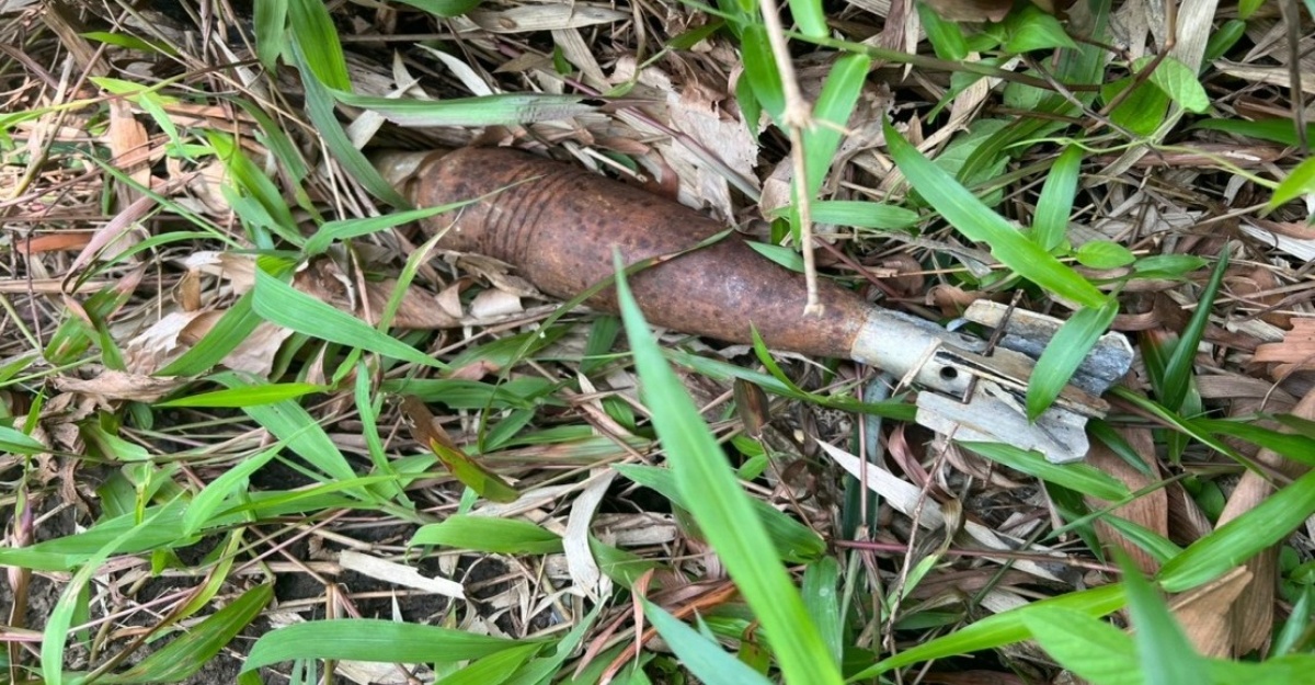wanita rebung peluru mortar