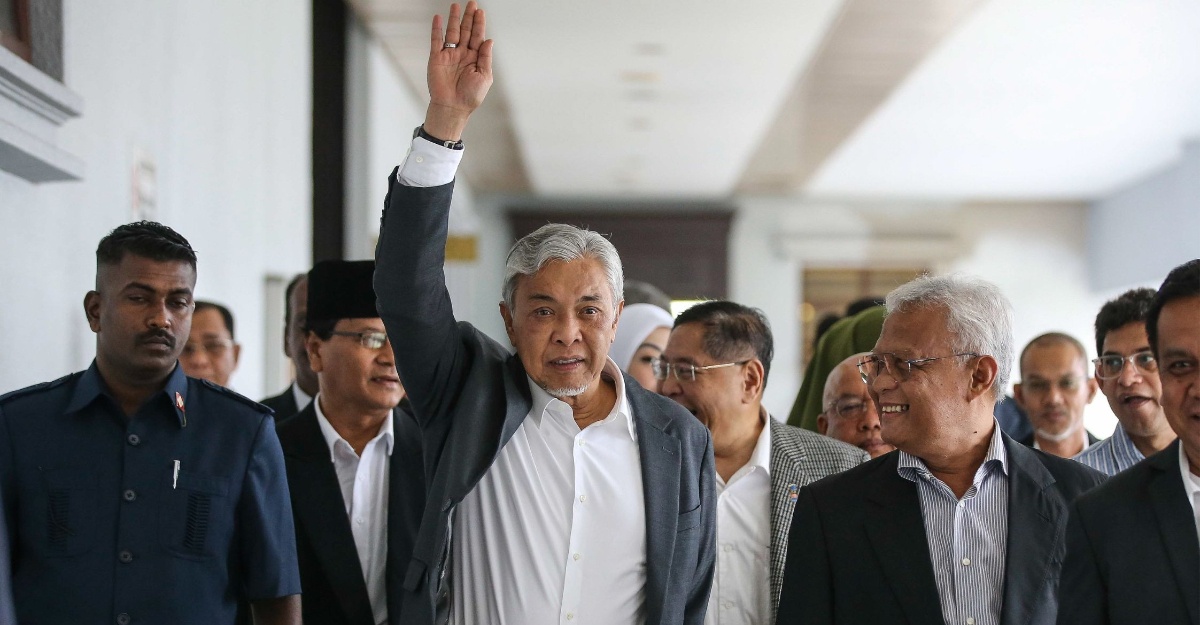 Tiada Sebarang Arahan Kepada AGC Dalam Kes Ahmad Zahid Dilepas Tanpa Dibebas - PM Anwar